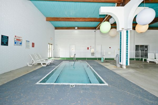 Americas Best Value Inn & Suites-Benton Harbor